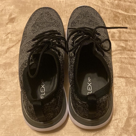 FootJoy Women's Flex XP Golf Shoes (Black/Grey/White) - Picture 4 of 7